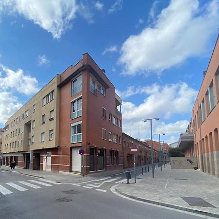 Piscina En Centro De Terrassa Apartman Kültér fotó