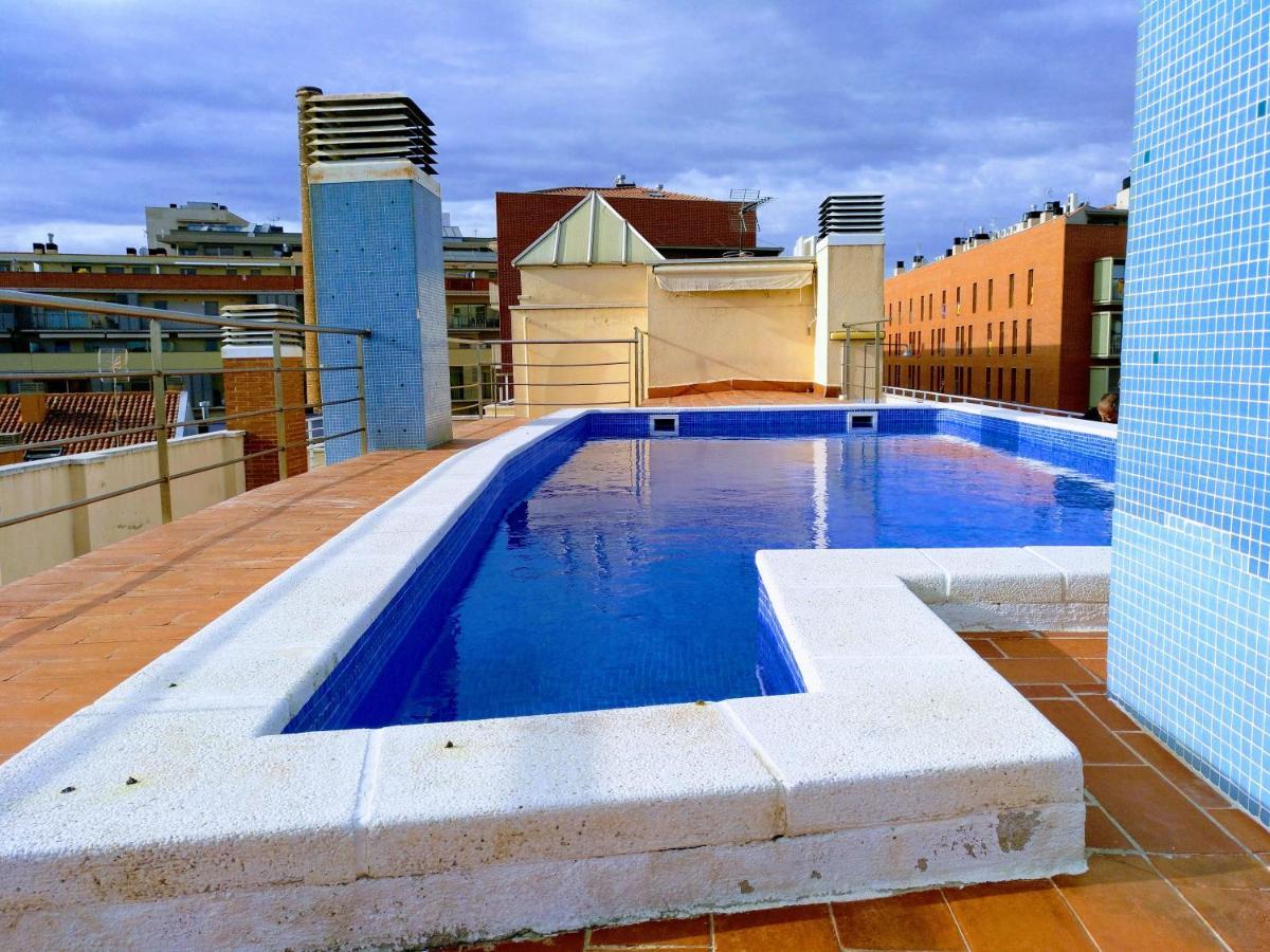 Piscina En Centro De Terrassa Apartman Kültér fotó