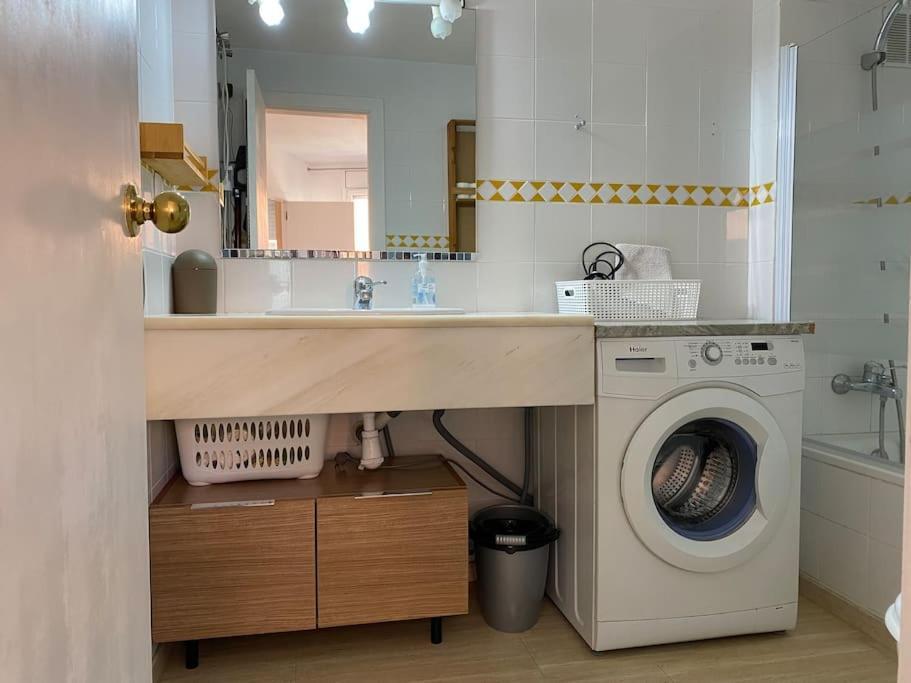 Piscina En Centro De Terrassa Apartman Kültér fotó