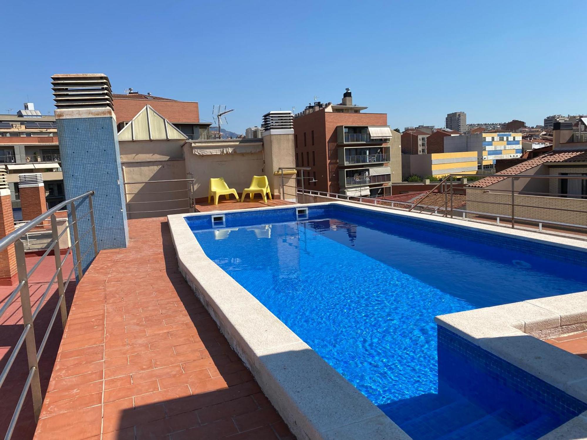 Piscina En Centro De Terrassa Apartman Kültér fotó